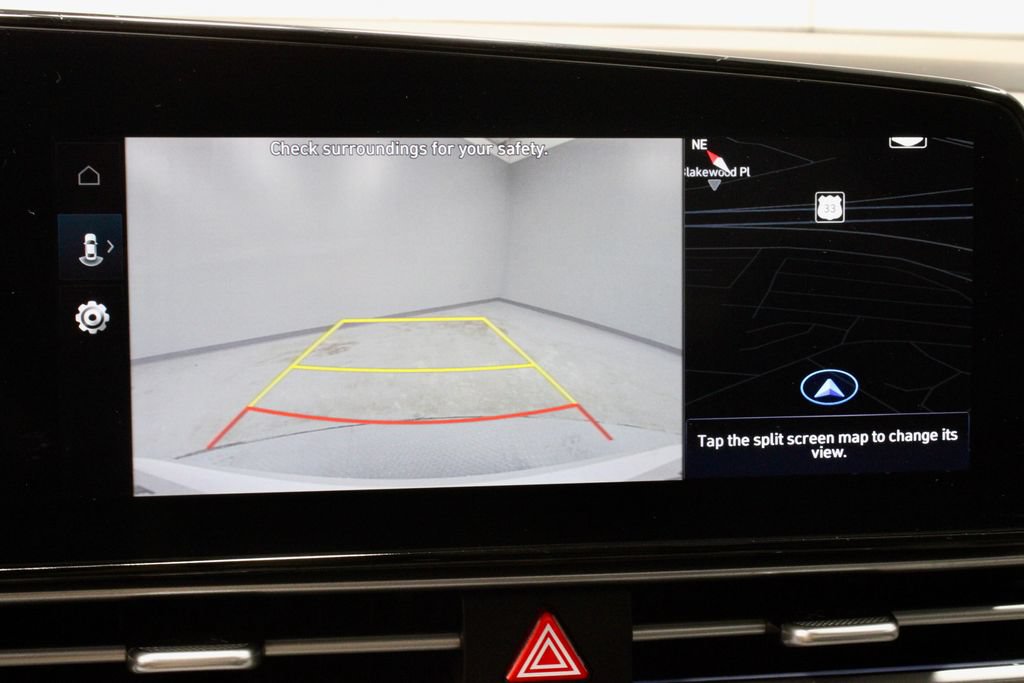 Used 2024 Hyundai Elantra SEL FWD image 2