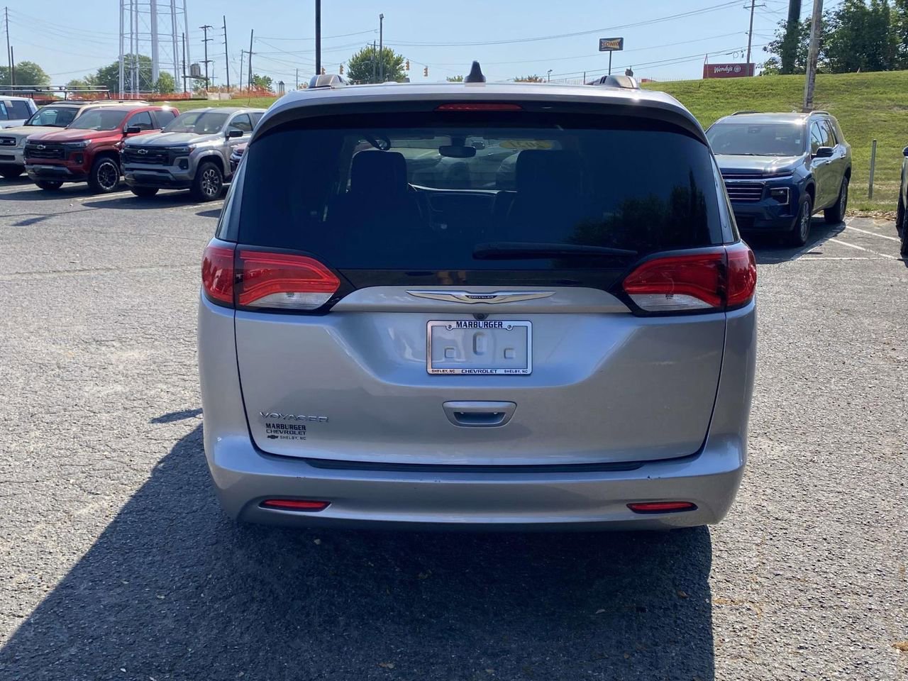 Used 2021 Chrysler Voyager Lxi FWD image 5