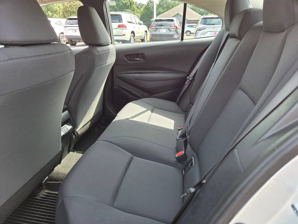 Used 2023 Toyota Corolla LE FWD image 6