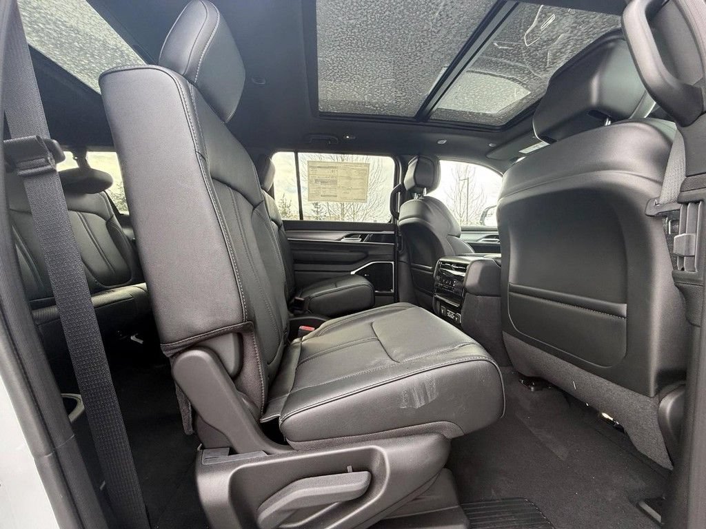 New 2026 Jeep Grand Wagoneer L Limited w/ Premium Group II AWD/4WD image 8
