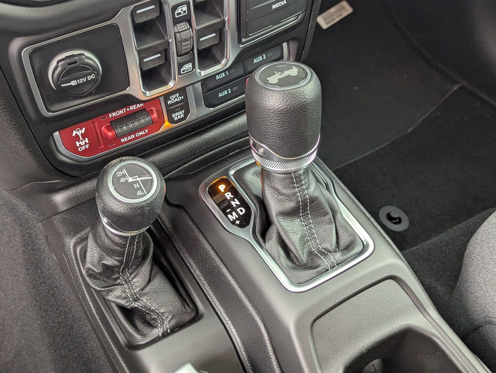 New 2026 Jeep Wrangler Unlimited Rubicon w/ Safety Group image 18