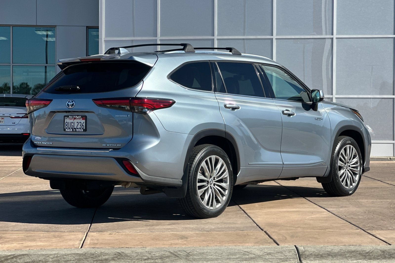 Certified 2021 Toyota Highlander Platinum AWD/4WD image 4
