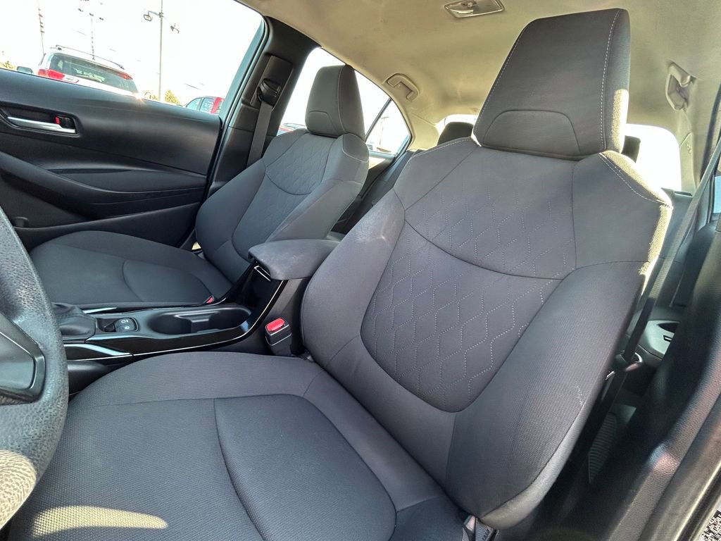 Used 2021 Toyota Corolla LE w/ LE Convenience Package image 16