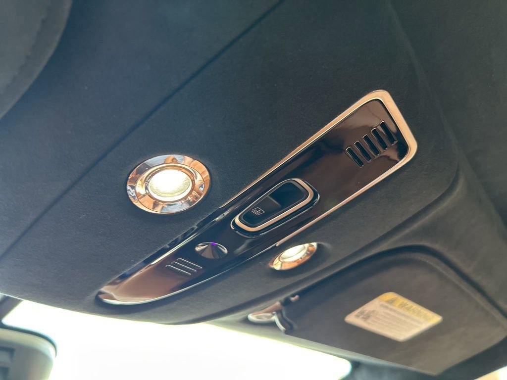 Used 2023 Aston Martin DBX image 45