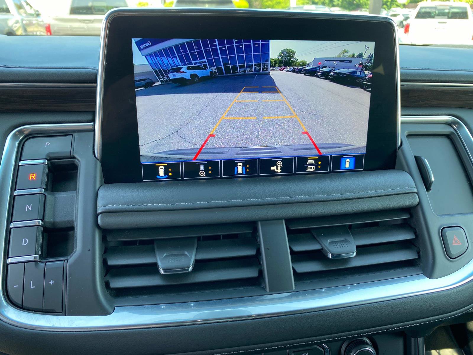 Used 2021 Chevrolet Tahoe Z71 w/ Z71 Signature Package image 13