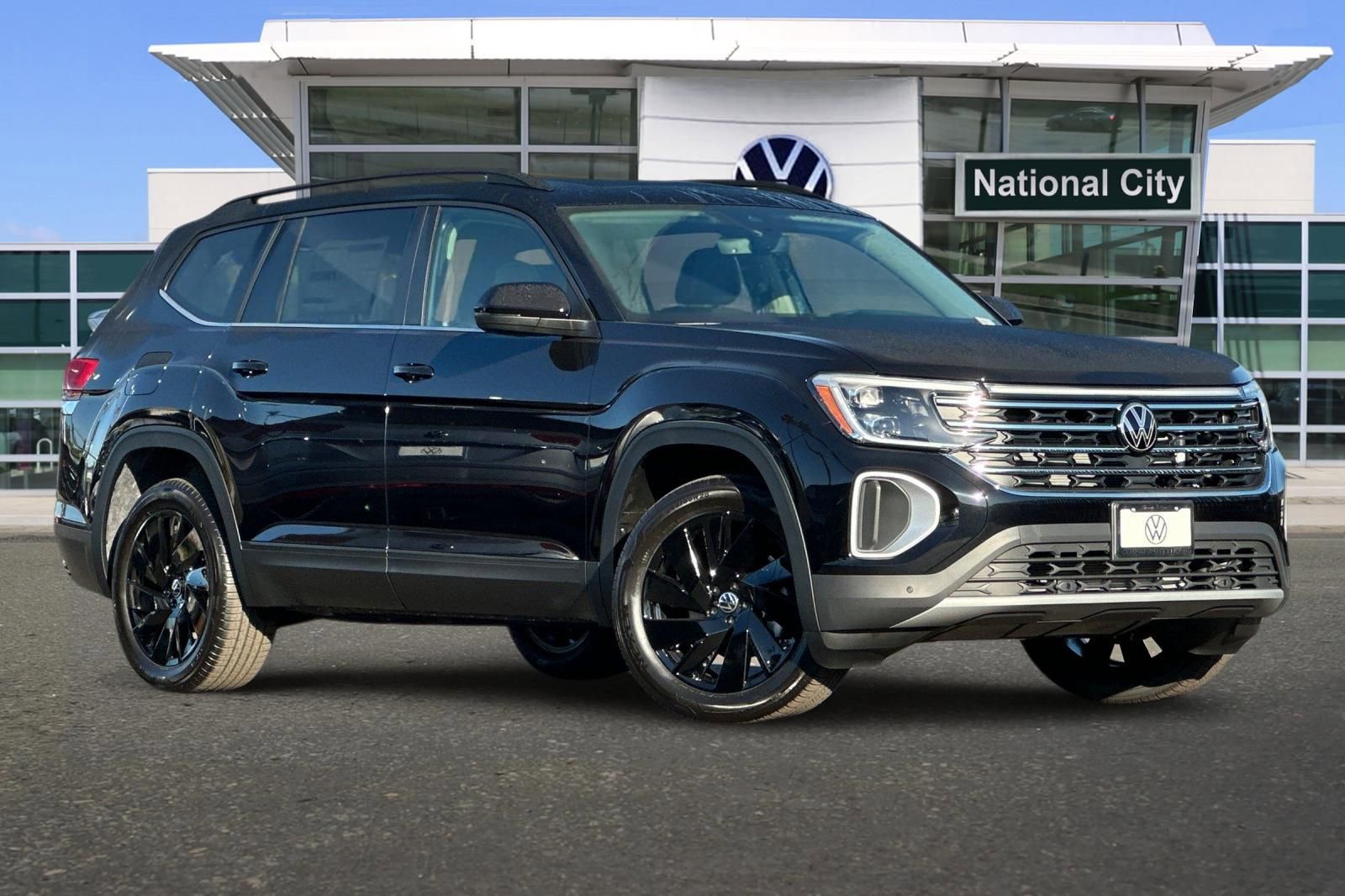 New 2026 Volkswagen Atlas SE image 2