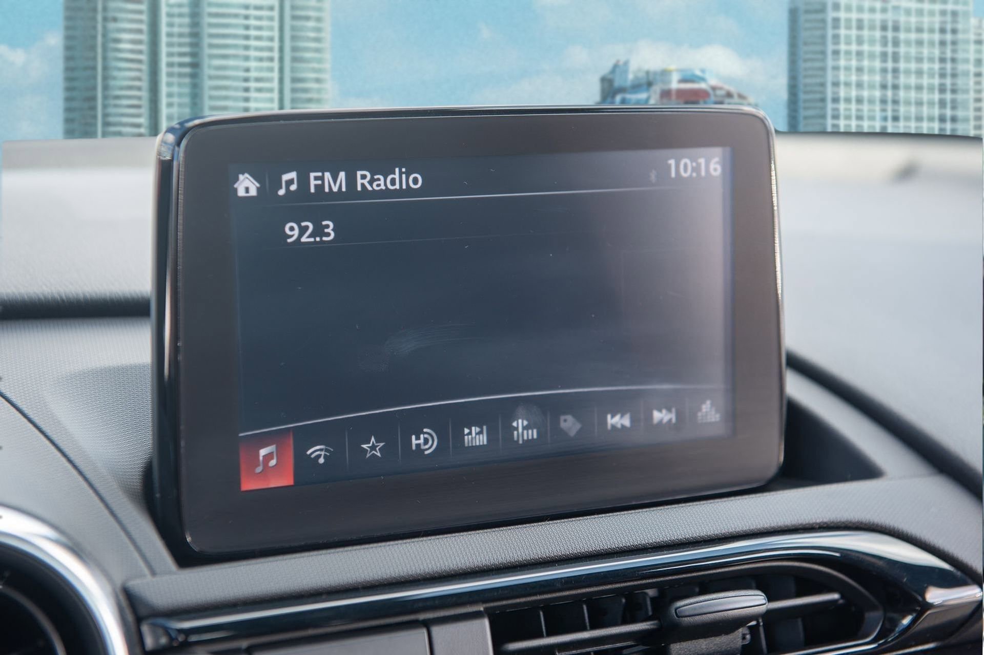 Used 2018 MAZDA MX-5 Miata RF Grand Touring image 9