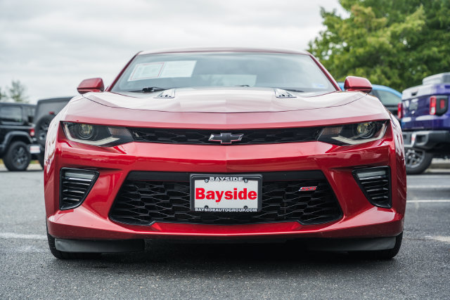 Used 2018 Chevrolet Camaro SS RWD image 3