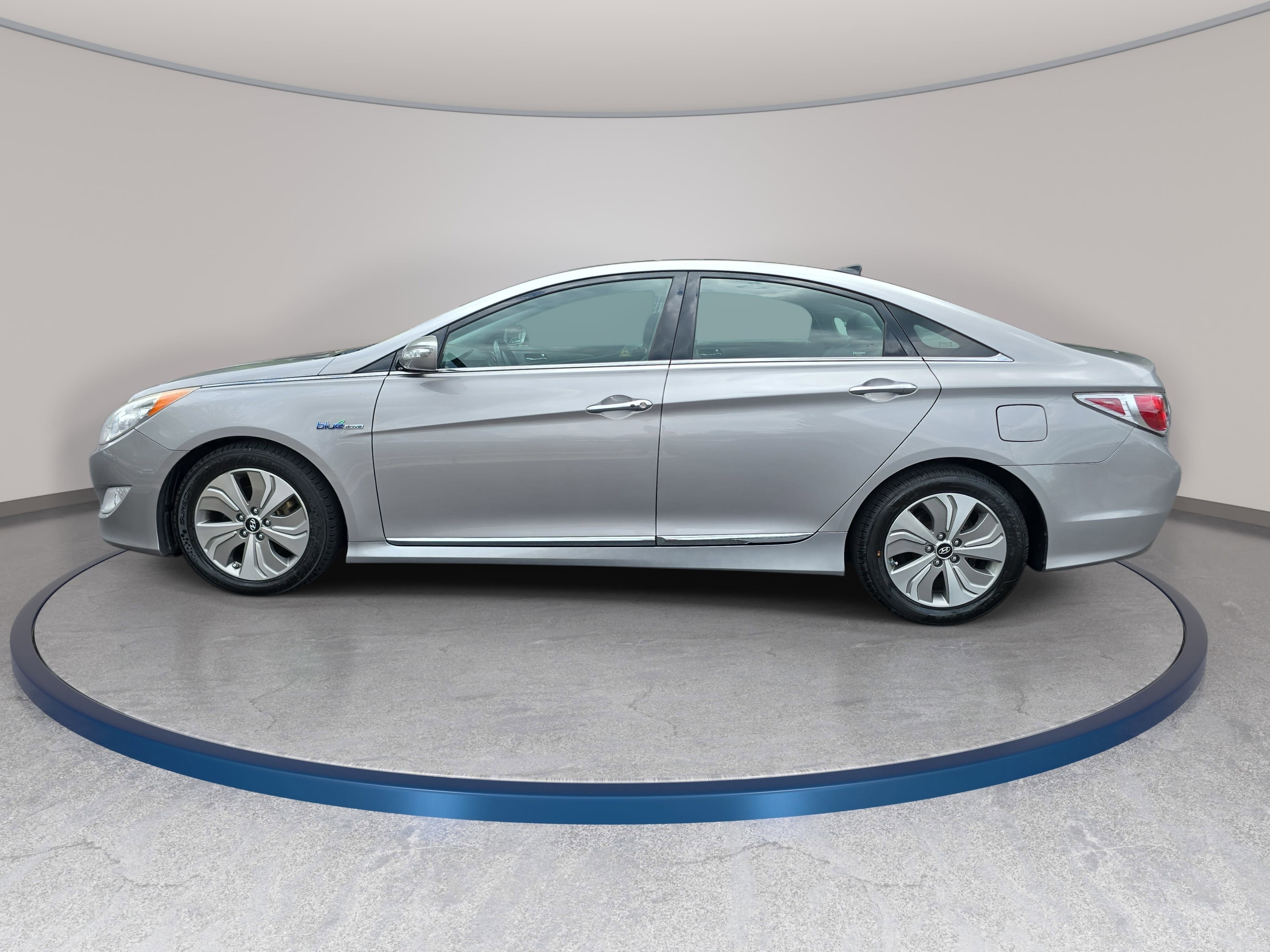 Used 2014 Hyundai Sonata Limited w/ Panoramic Sunroof Package 02 FWD image 8