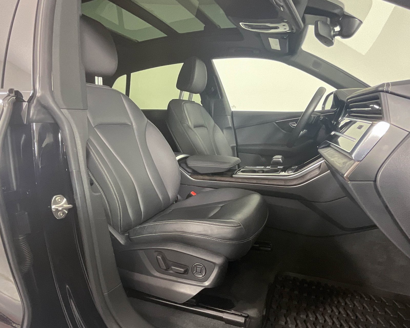 Used 2019 Audi Q8 Prestige image 15