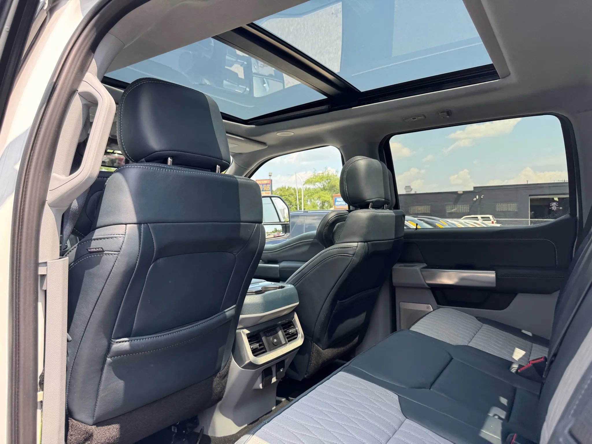 Used 2024 Ford F250 Limited w/ FX4 Off-Road Package image 25