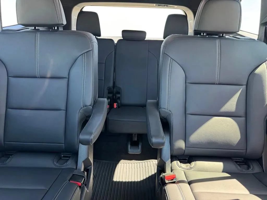 New 2027 GMC Acadia Elevation w/ Black Edition FWD image 19