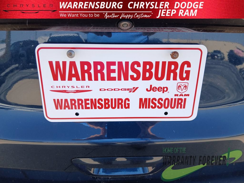 Used 2024 Chrysler Pacifica Touring-L FWD image 34