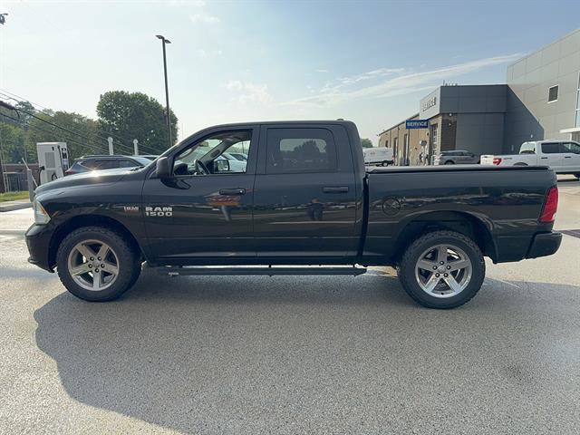 Used 2018 RAM 1500 Express w/ Express Value Package AWD/4WD image 2