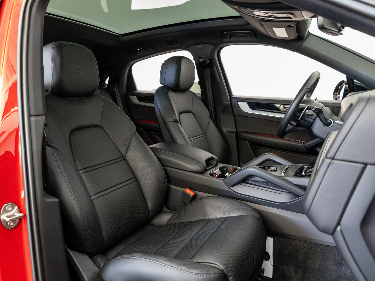 Certified 2026 Porsche Cayenne S AWD/4WD image 37