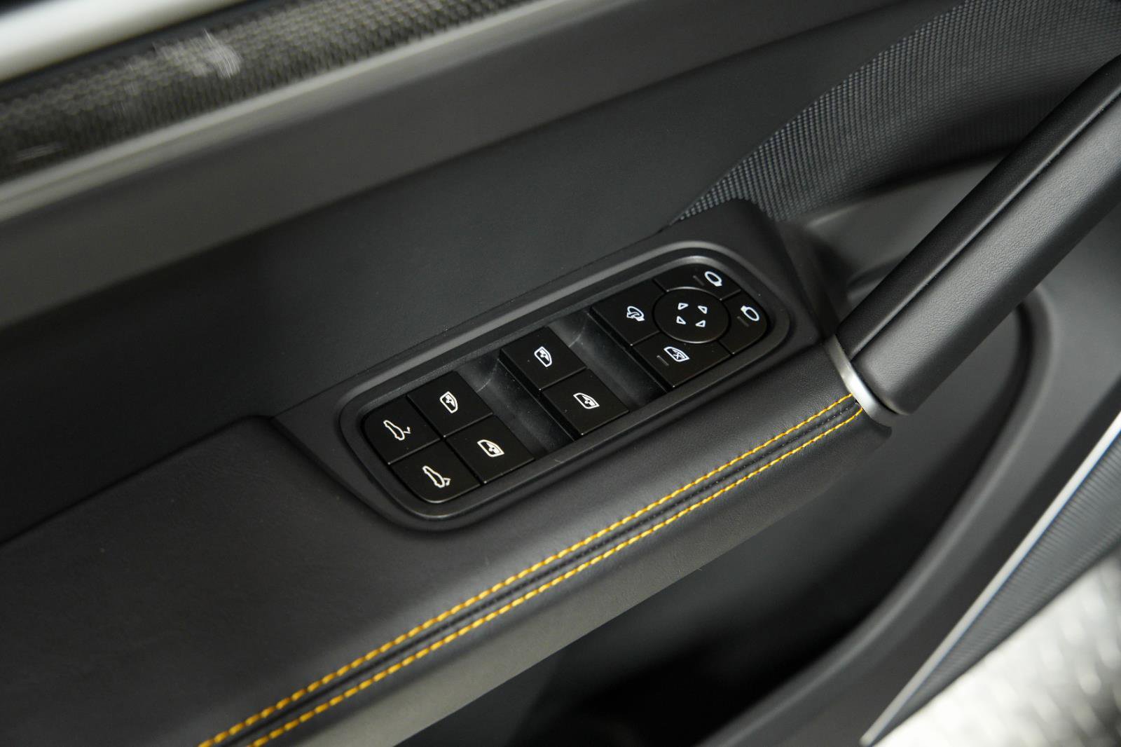 Used 2024 Porsche Cayenne Turbo GT image 90