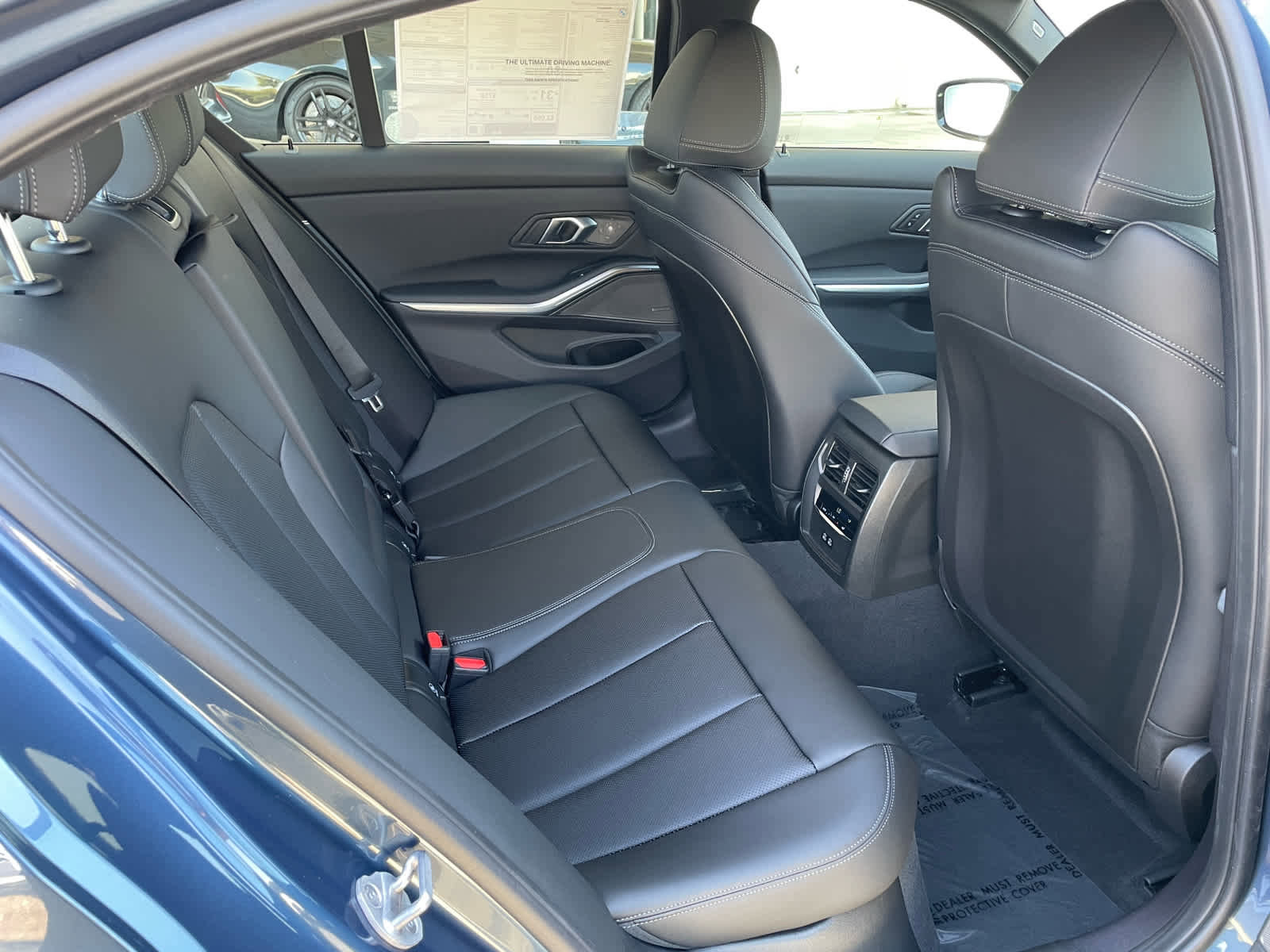 New 2025 BMW 330i Sedan w/ M Sport Package image 9