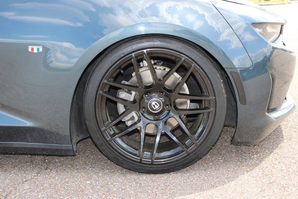 Used 2021 Chevrolet Camaro LT RWD image 5