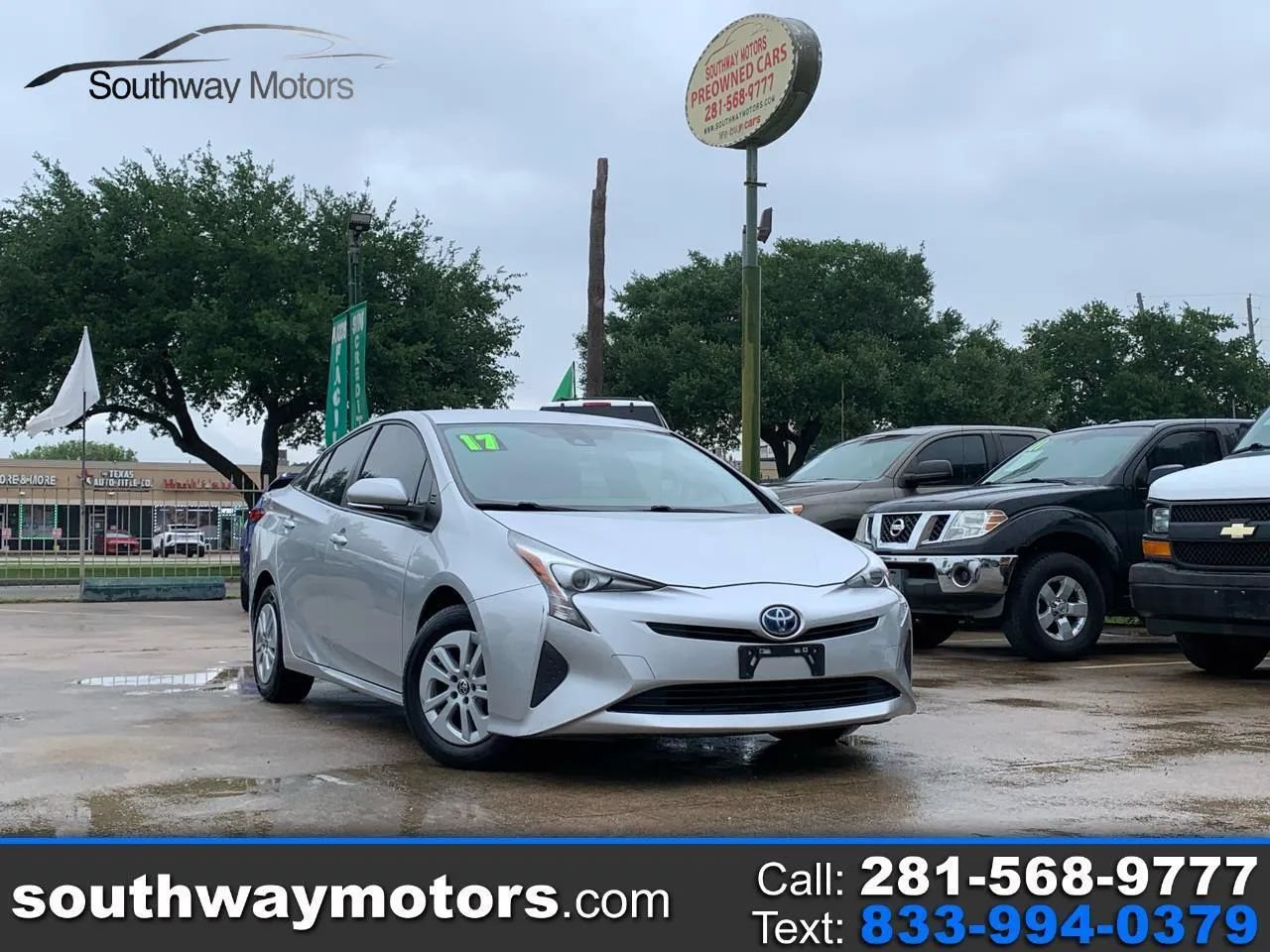 Used 2017 Toyota Prius Two FWD image 1