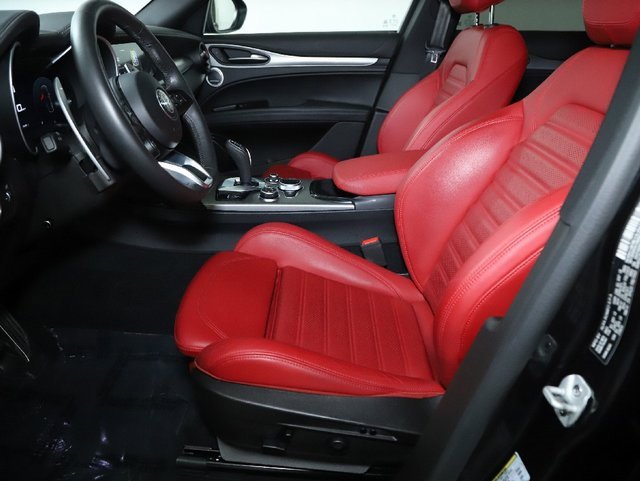 Used 2024 Alfa Romeo Stelvio Veloce image 19