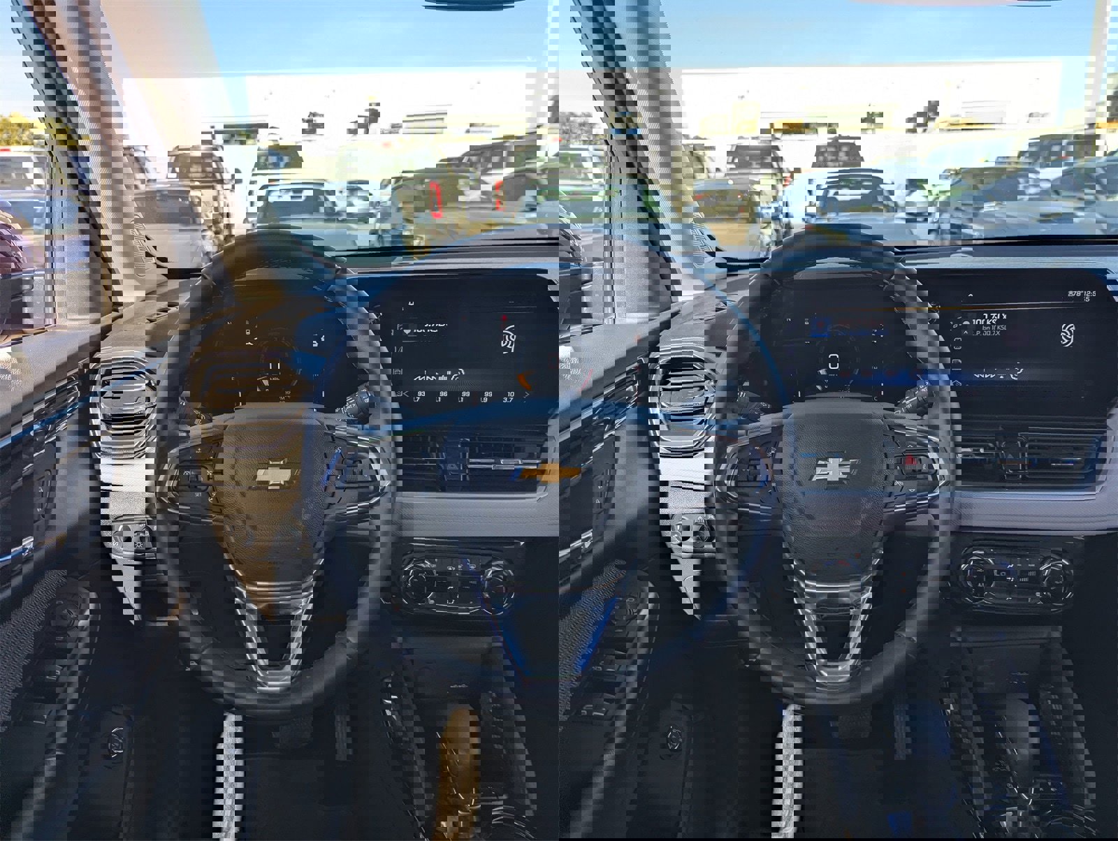 Used 2025 Chevrolet TrailBlazer LT w/ Convenience Package image 24