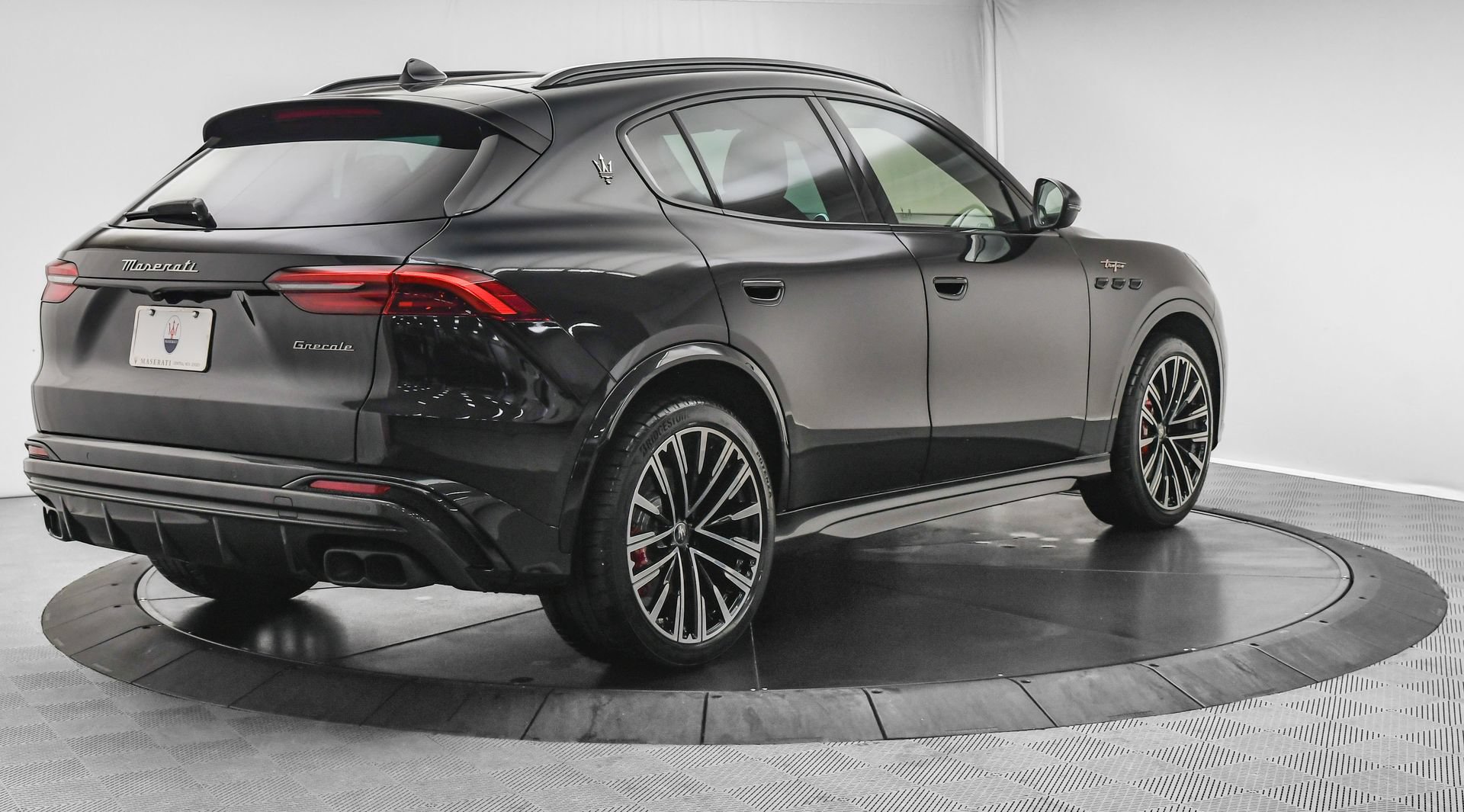 Used 2025 Maserati Grecale Modena AWD/4WD image 9