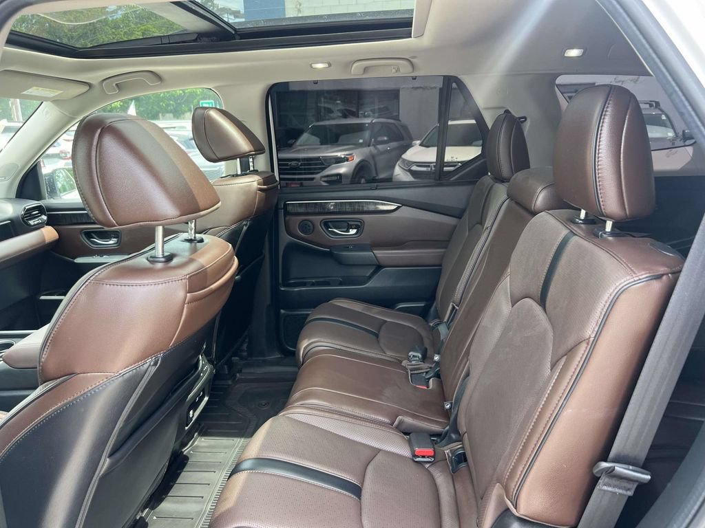 Used 2023 Honda Pilot Elite image 11
