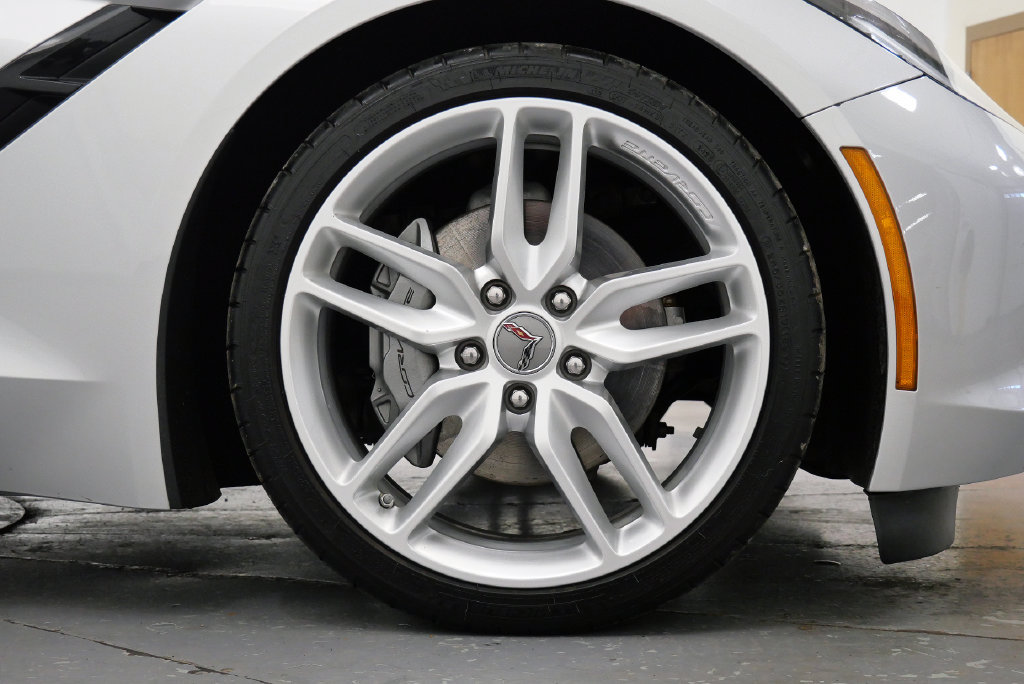 Used 2019 Chevrolet Corvette Stingray Coupe w/ 1LT RWD image 34