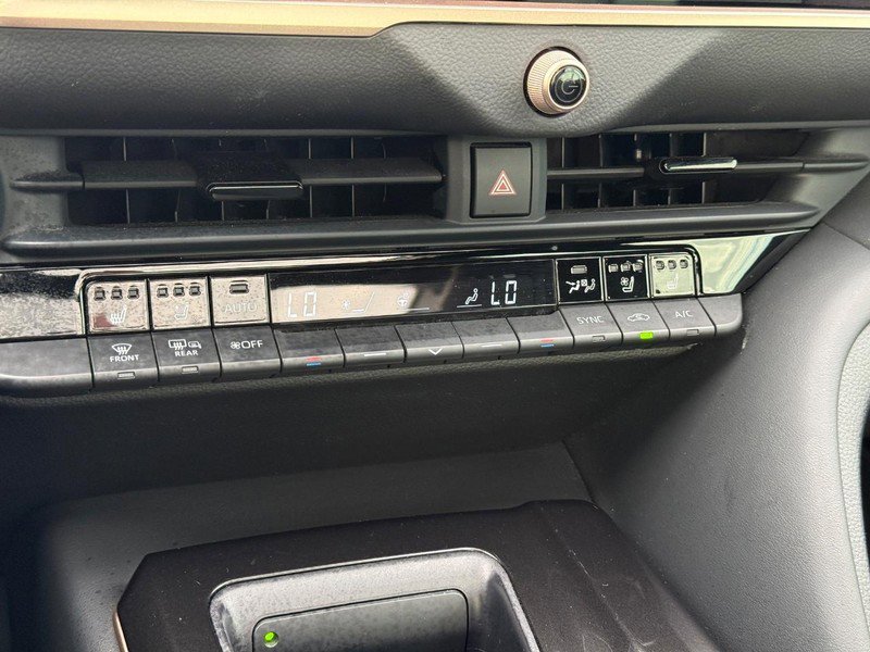 Used 2024 Toyota Crown AWD/4WD image 18