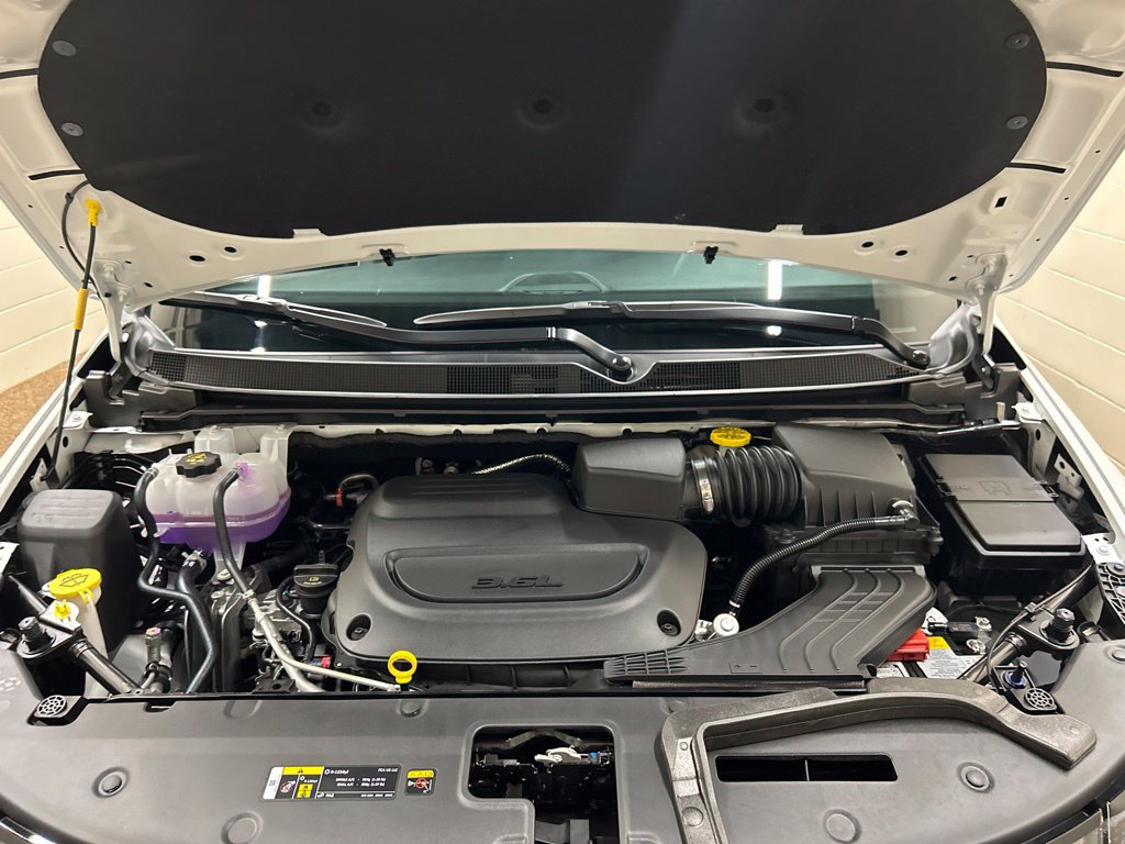 New 2027 Chrysler Pacifica Limited FWD image 18