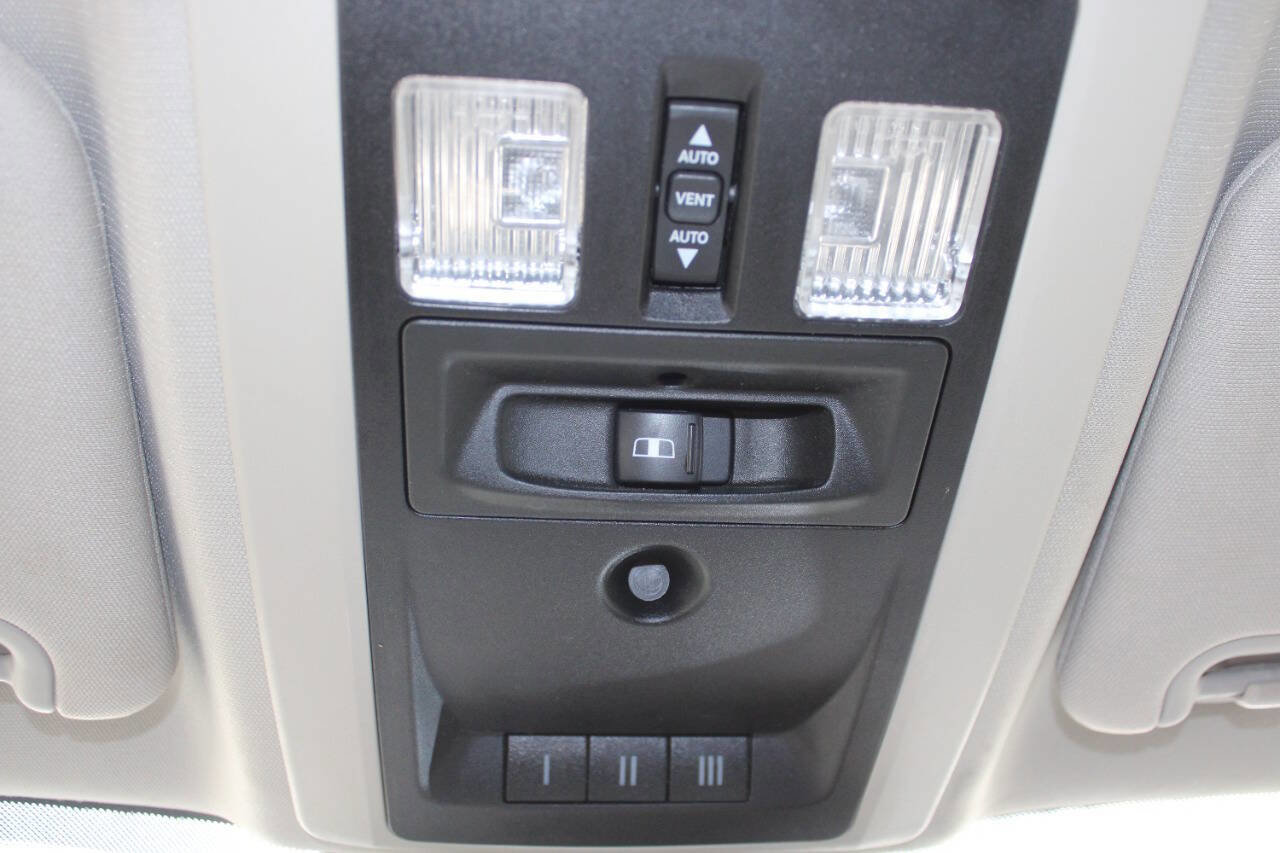 Used 2018 RAM 3500 Laramie w/ Snow Chief Group image 33