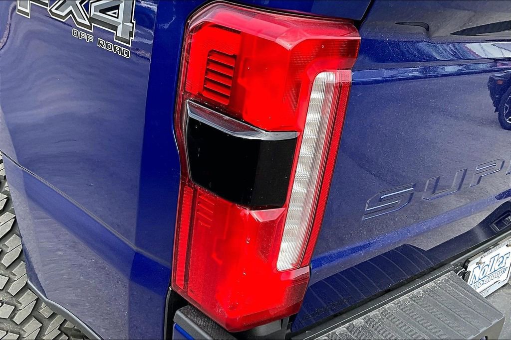 New 2026 Ford F250 Lariat w/ Black Appearance Package image 29