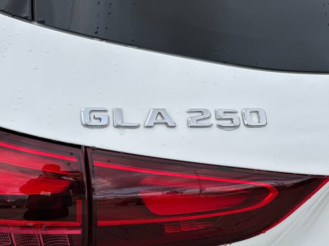 Used 2025 Mercedes-Benz GLA 250 GLA 250 4D Sport Utility 4MATI image 37