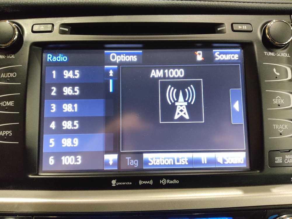 Used 2019 Toyota Highlander XLE AWD/4WD image 25