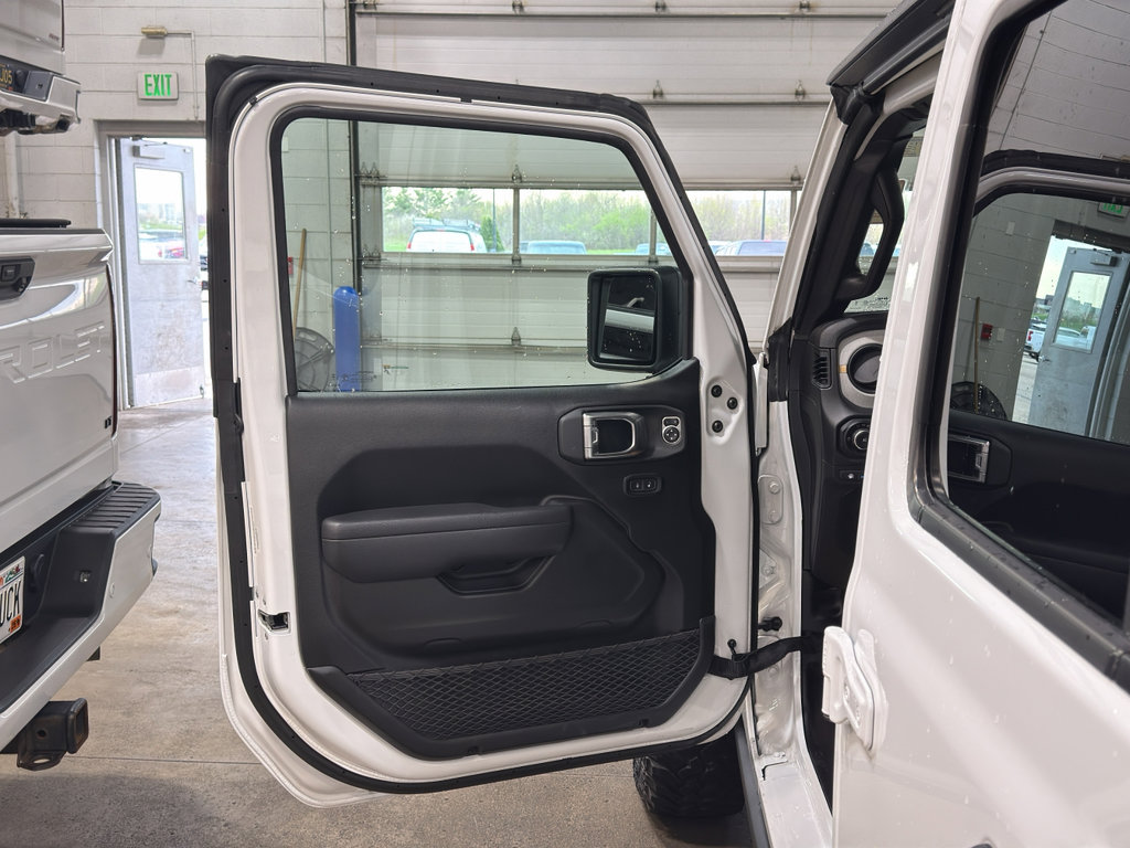 Used 2025 Jeep Wrangler Unlimited Sport S 4xe AWD/4WD image 9