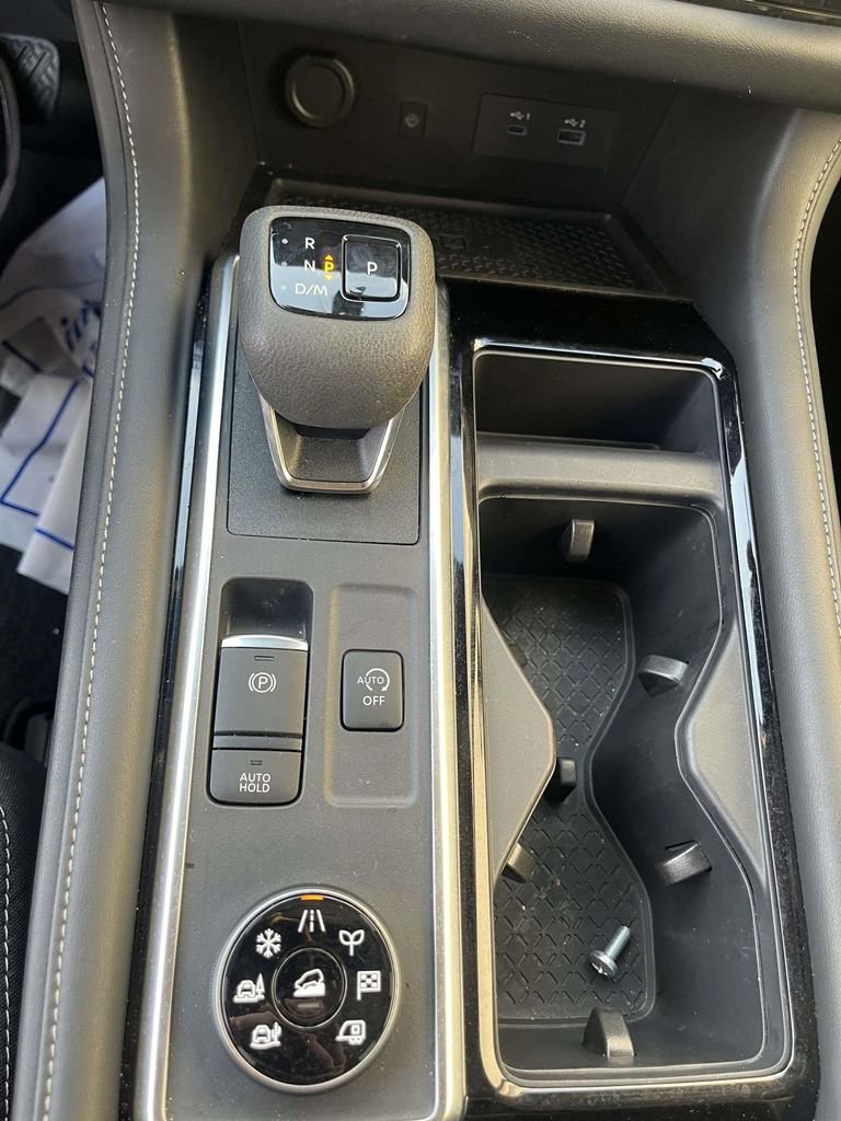 Used 2024 Nissan Pathfinder SL w/ SL Premium Package image 19