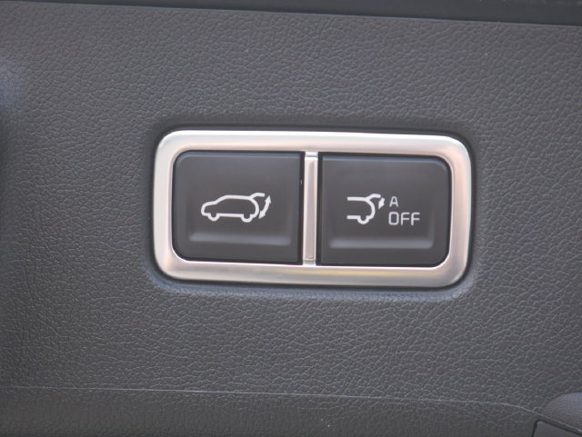 Used 2025 Kia Sorento SX FWD image 17