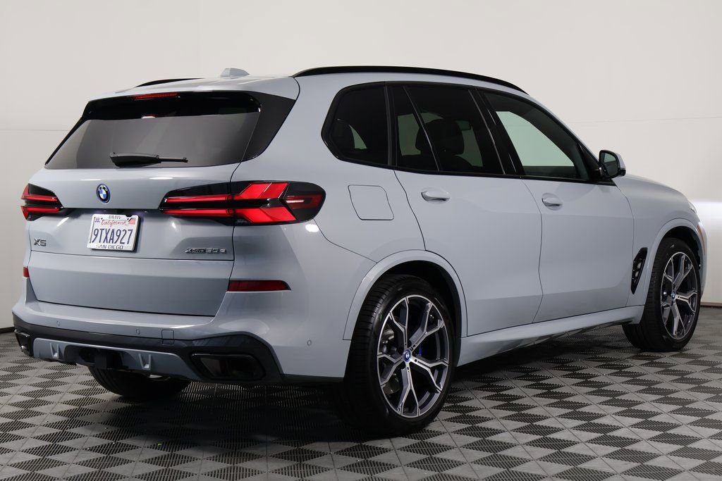 Used 2025 BMW X5 xDrive50e w/ M Sport Package image 4