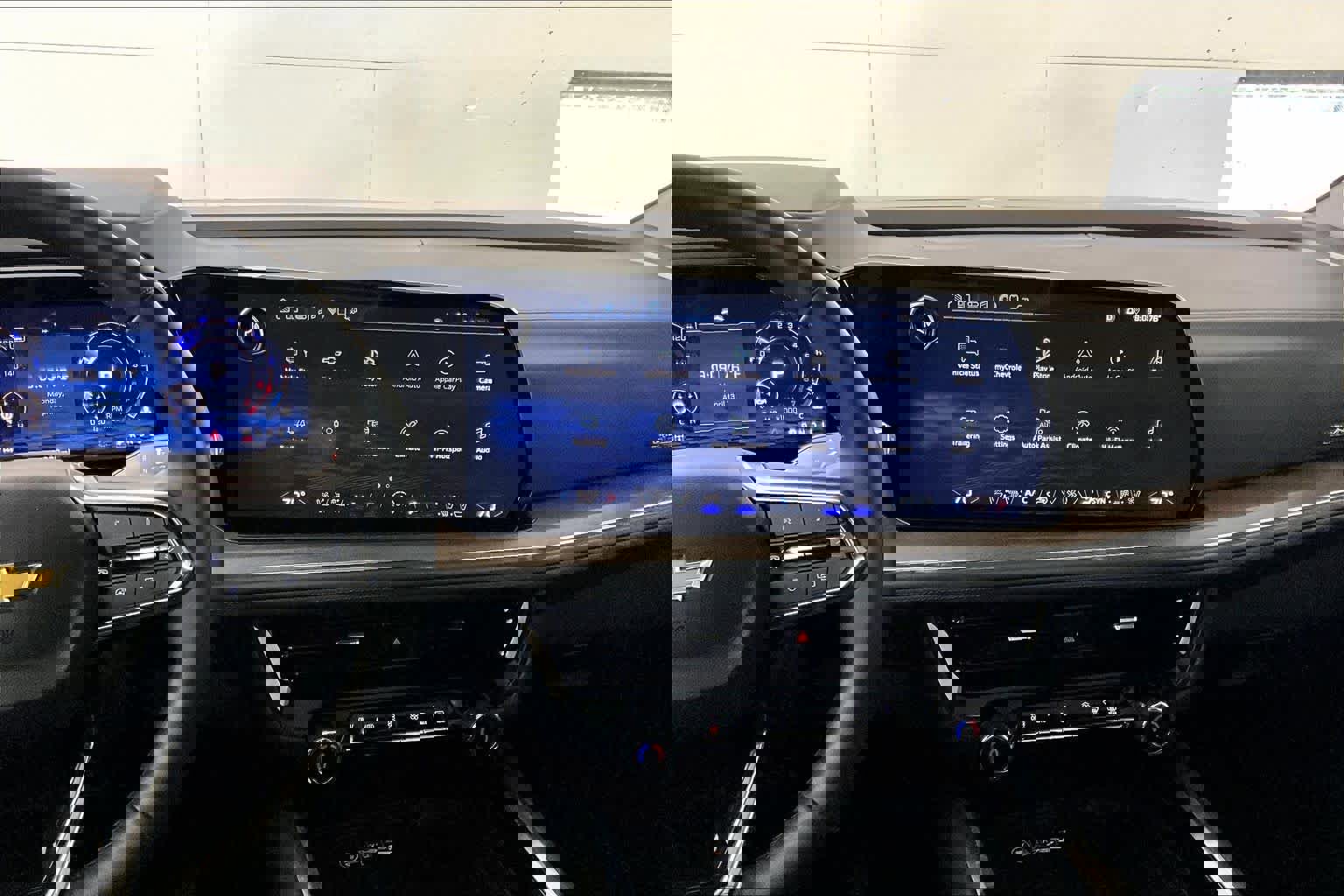 Used 2025 Chevrolet Suburban High Country image 7