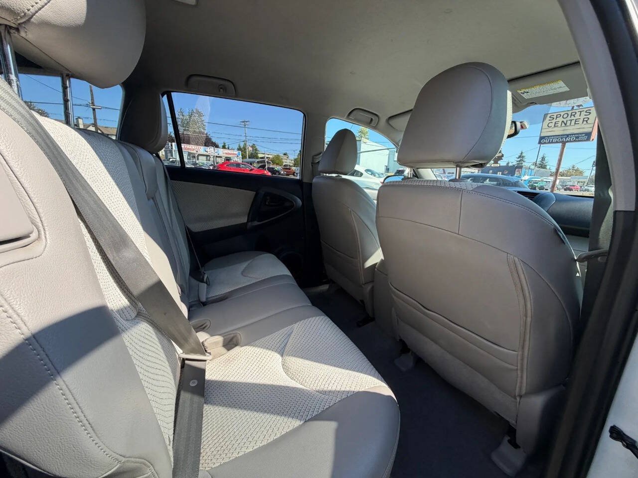 Used 2014 Toyota RAV4 EV FWD image 18
