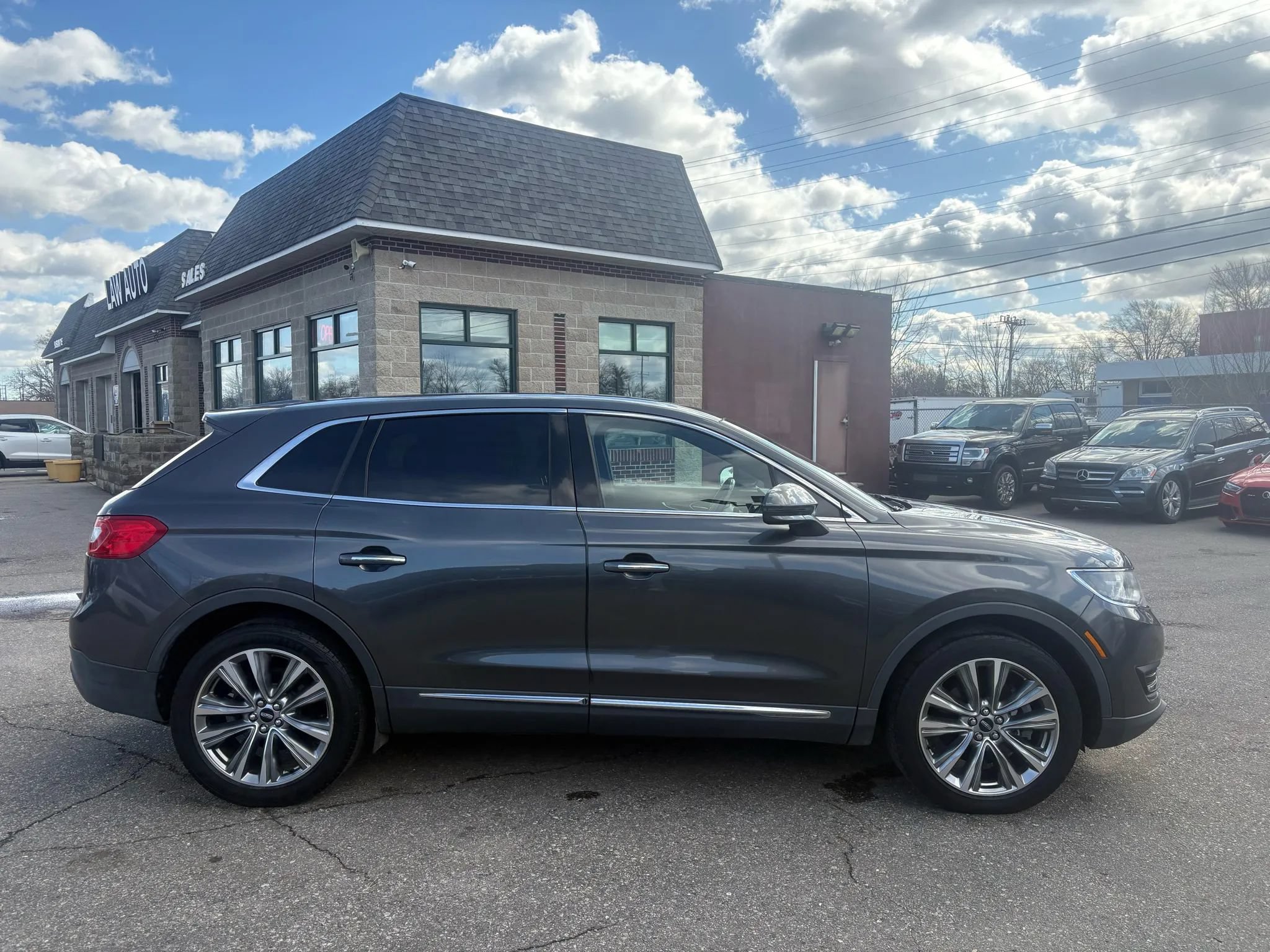 Used 2018 Lincoln MKX Reserve AWD/4WD image 4