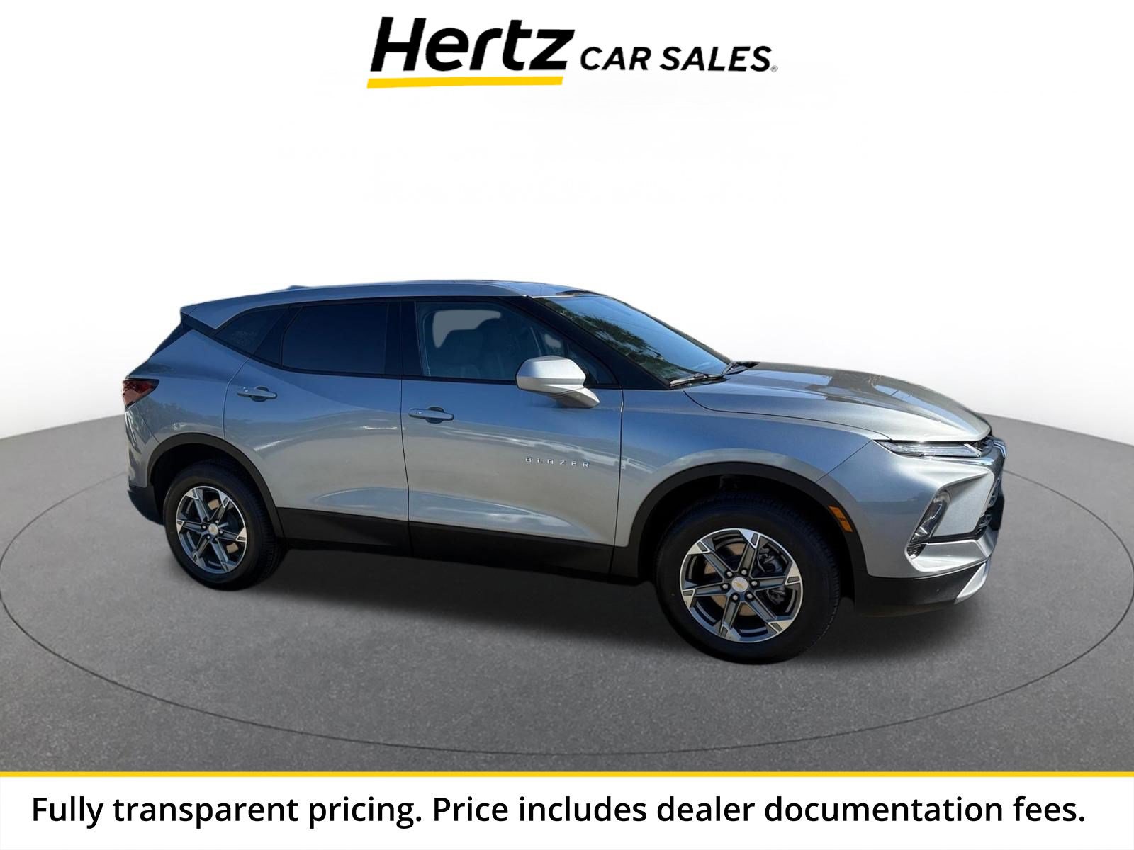 Used 2025 Chevrolet Blazer LT FWD image 1