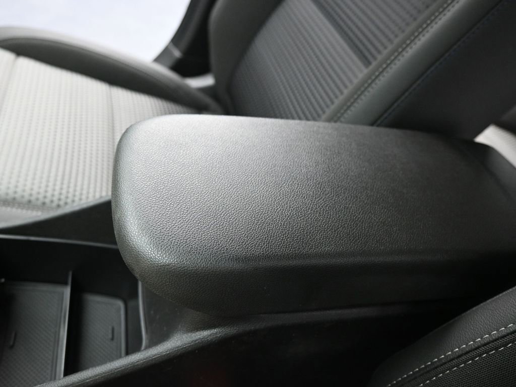 Used 2024 Chevrolet Trax LT w/ LT Convenience Package image 31