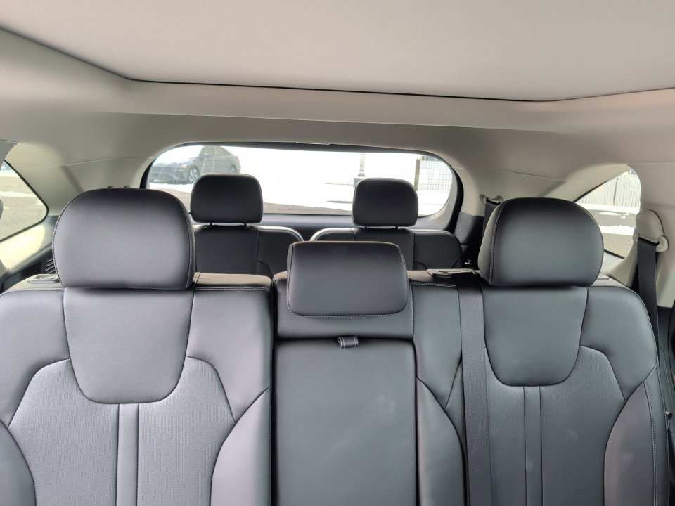Used 2023 Kia Sorento S w/ Panoramic Sunroof Package image 32