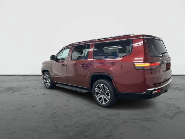 Used 2024 Jeep Wagoneer L Series II w/ Flexible Seating Group RWD image 9