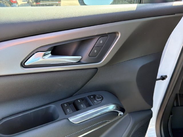 New 2027 Chevrolet Traverse LT w/ Sun and Wheel Package FWD image 23