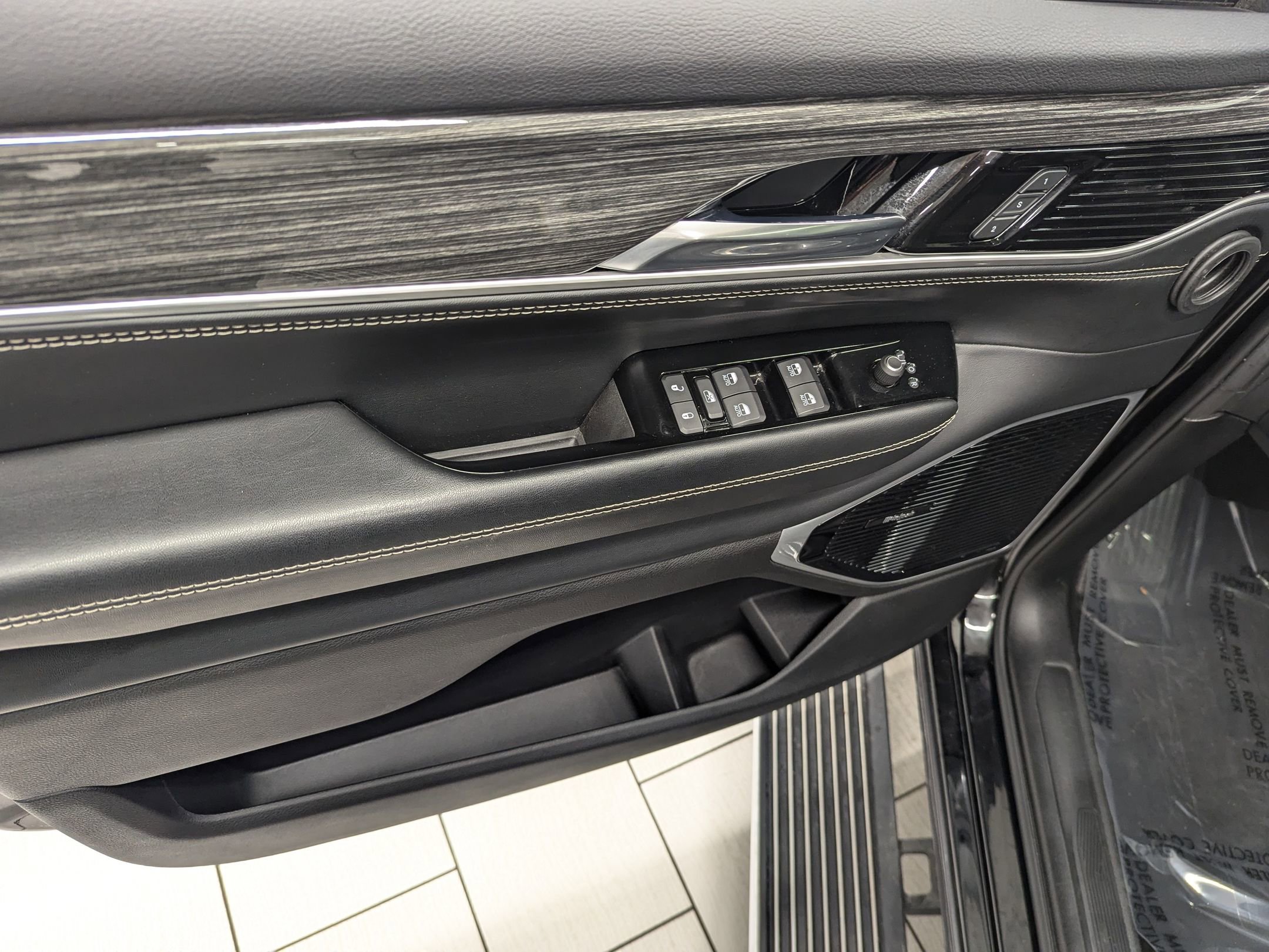 Used 2022 Jeep Wagoneer Series III w/ Premium Group I image 10