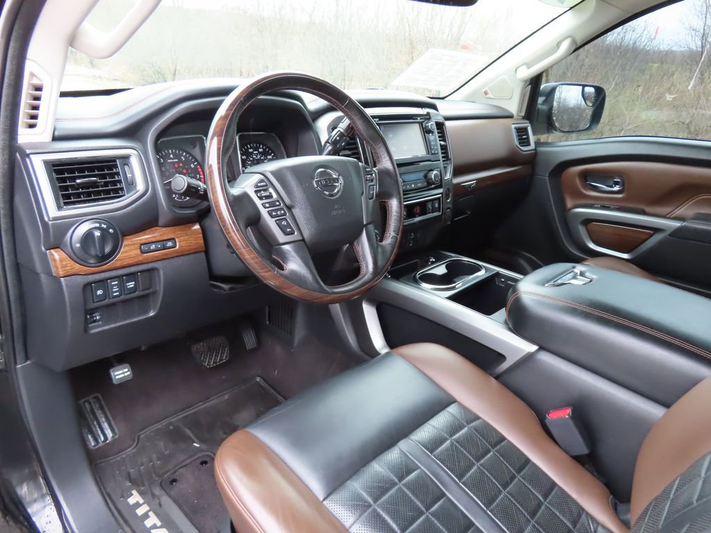 Used 2018 Nissan Titan Platinum Reserve image 25