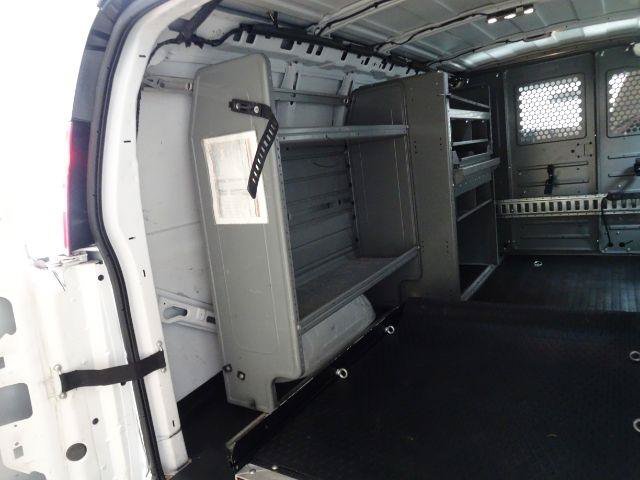Used 2015 Chevrolet Express 2500 RWD image 17