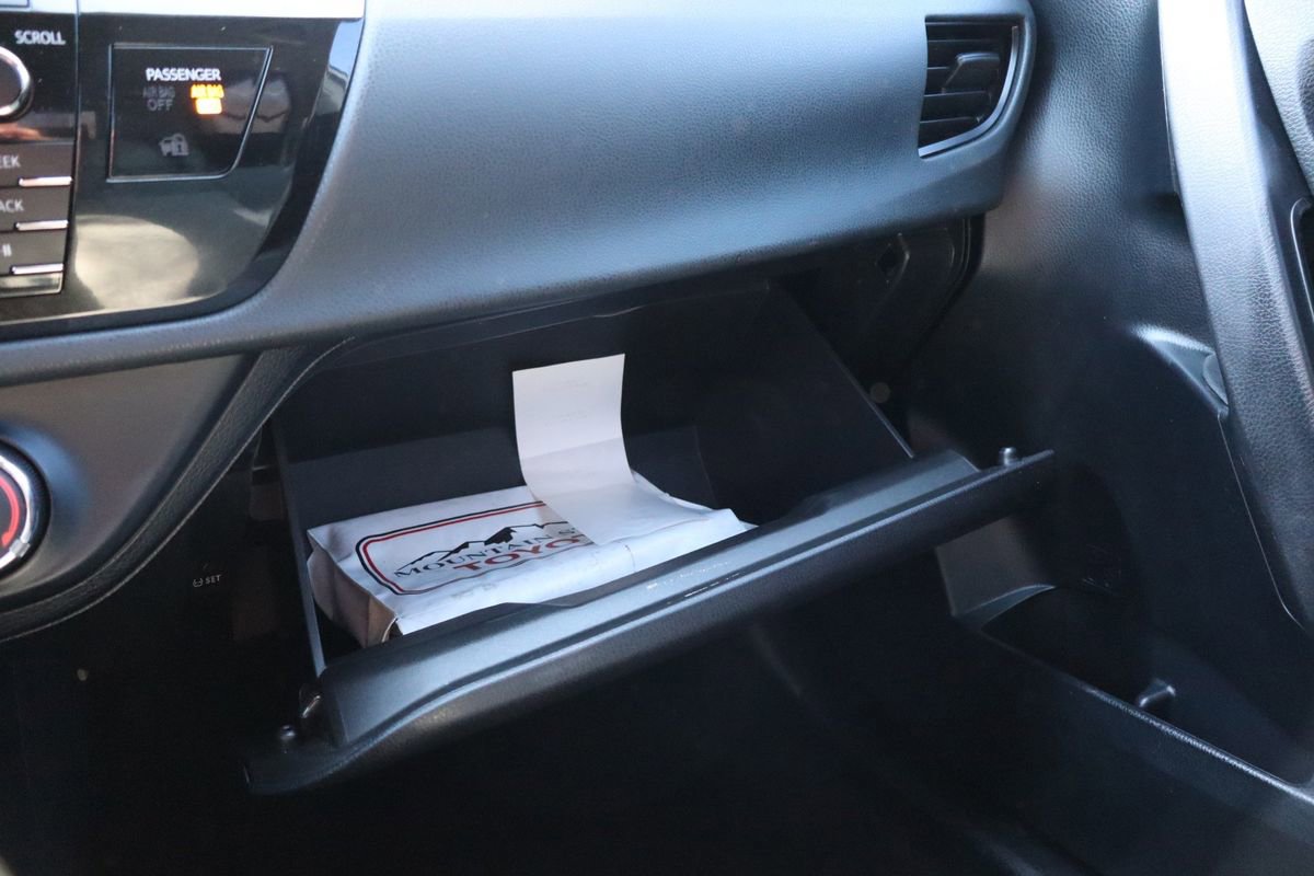 Used 2014 Toyota Corolla L image 36